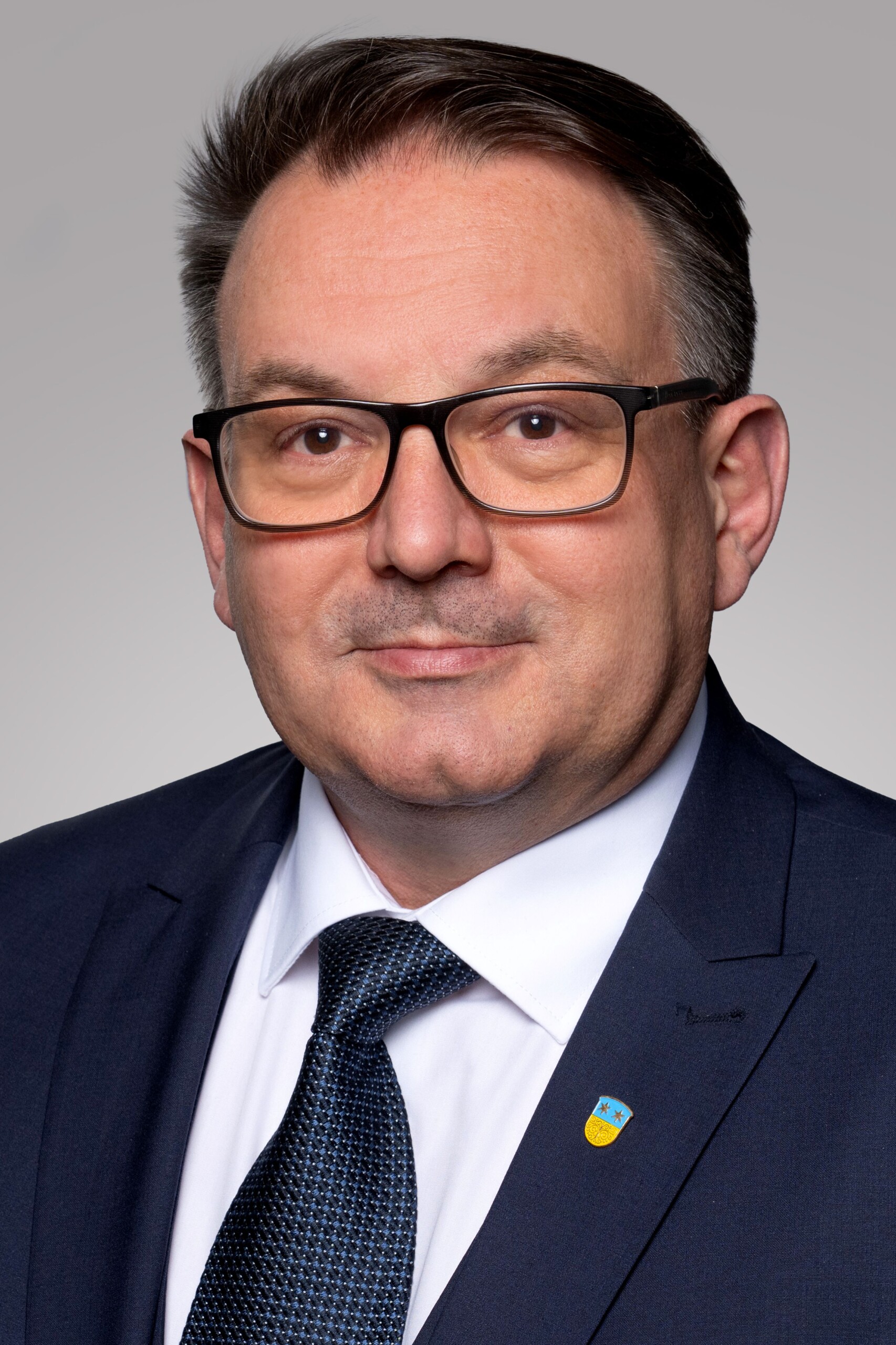 Dr. Tobias Robischon